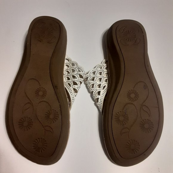 Cliffs Cienna Women's Cushioned Footbed Low Wedge Thong Sandals Stone Design - Picture 5 of 5